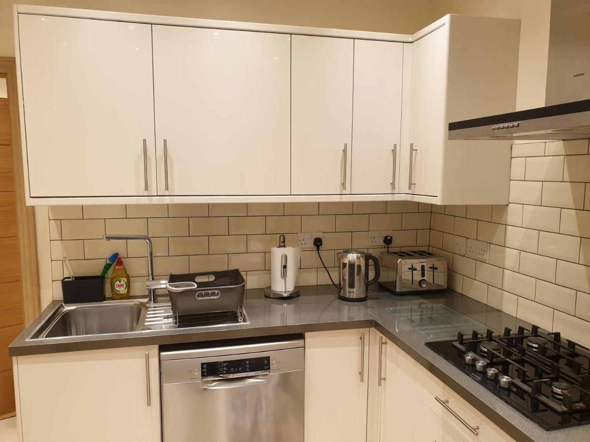 London Luxury Apartments 5 Min Walk From Ilford Station, With Free Parking Free Wifi Экстерьер фото