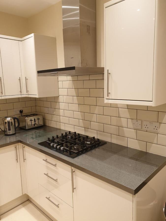 London Luxury Apartments 5 Min Walk From Ilford Station, With Free Parking Free Wifi Экстерьер фото