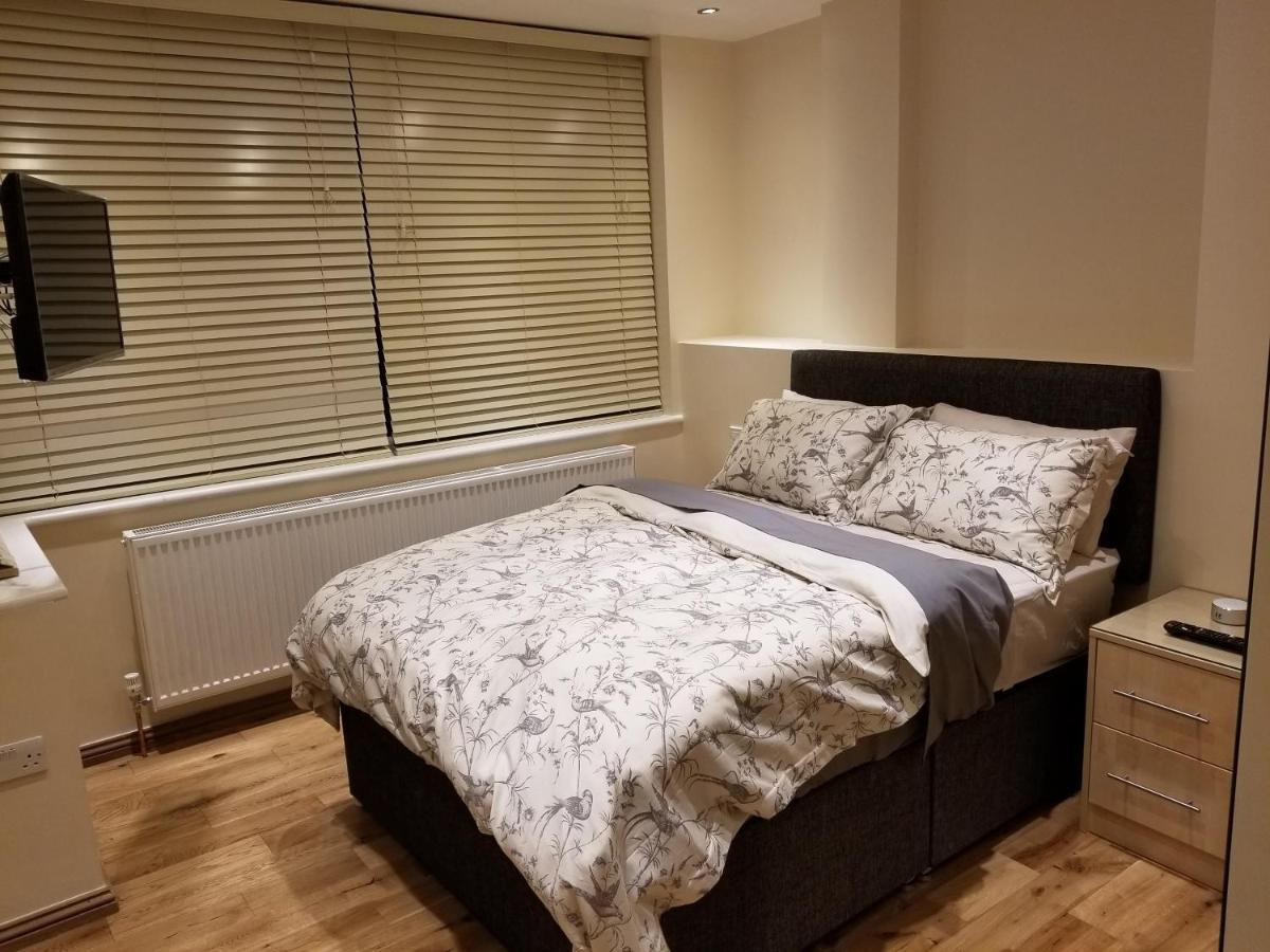 London Luxury Apartments 5 Min Walk From Ilford Station, With Free Parking Free Wifi Экстерьер фото