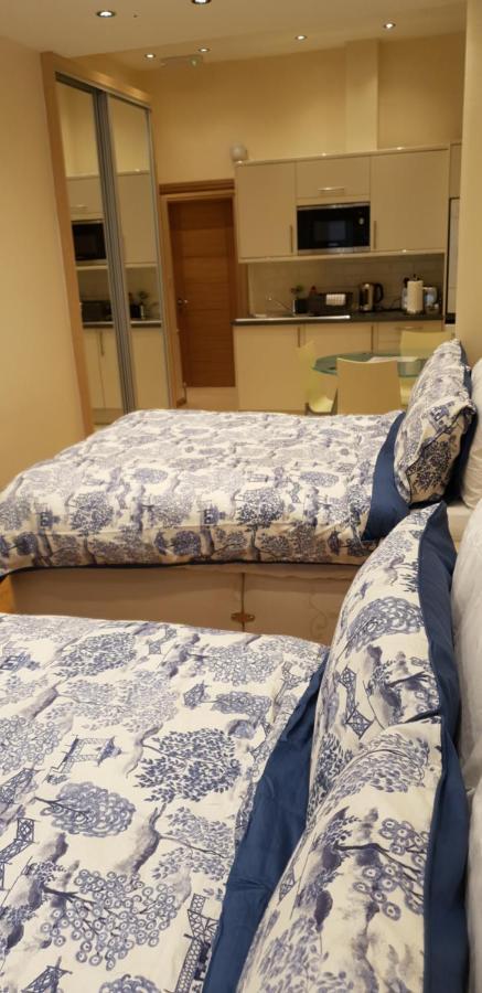 London Luxury Apartments 5 Min Walk From Ilford Station, With Free Parking Free Wifi Экстерьер фото