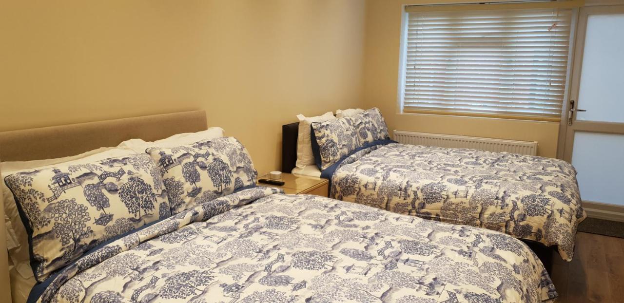 London Luxury Apartments 5 Min Walk From Ilford Station, With Free Parking Free Wifi Экстерьер фото