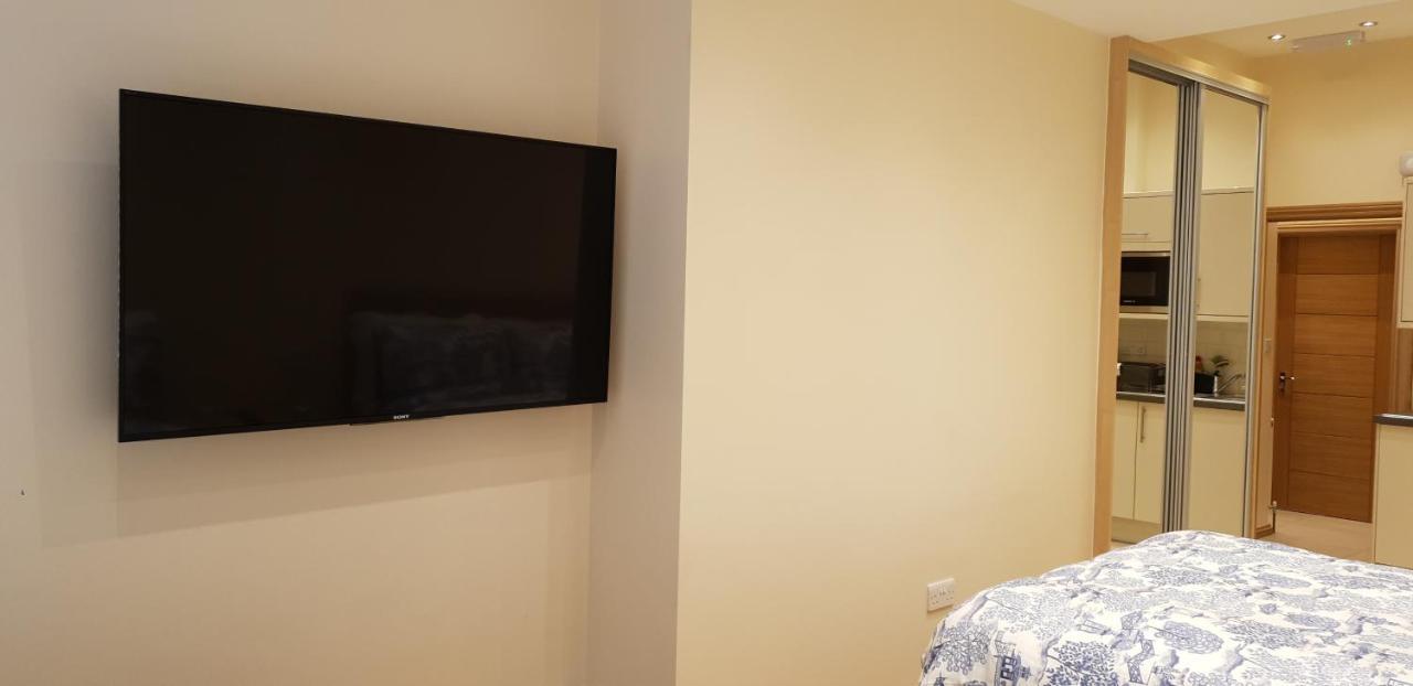 London Luxury Apartments 5 Min Walk From Ilford Station, With Free Parking Free Wifi Экстерьер фото