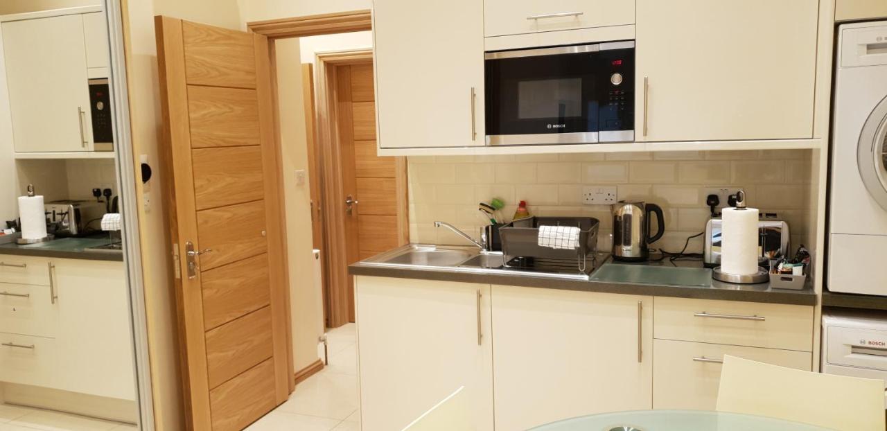 London Luxury Apartments 5 Min Walk From Ilford Station, With Free Parking Free Wifi Экстерьер фото
