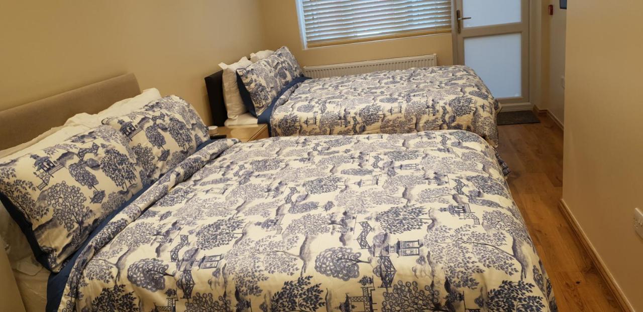 London Luxury Apartments 5 Min Walk From Ilford Station, With Free Parking Free Wifi Экстерьер фото