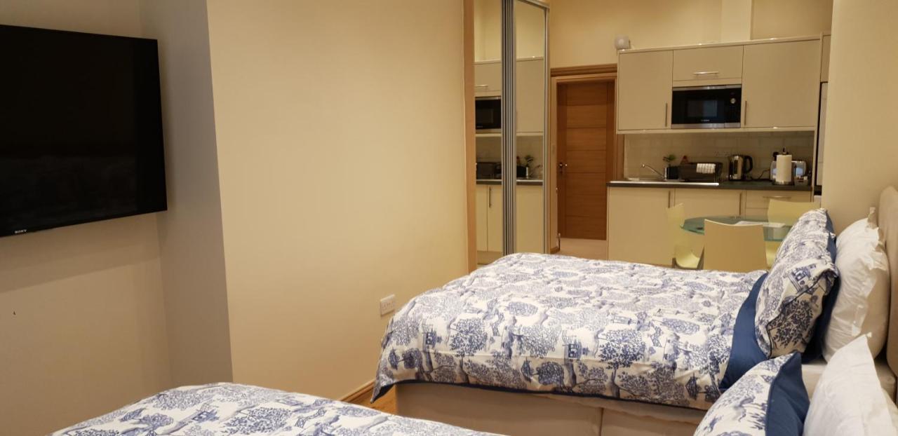 London Luxury Apartments 5 Min Walk From Ilford Station, With Free Parking Free Wifi Экстерьер фото