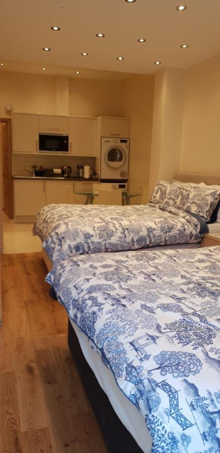 London Luxury Apartments 5 Min Walk From Ilford Station, With Free Parking Free Wifi Экстерьер фото