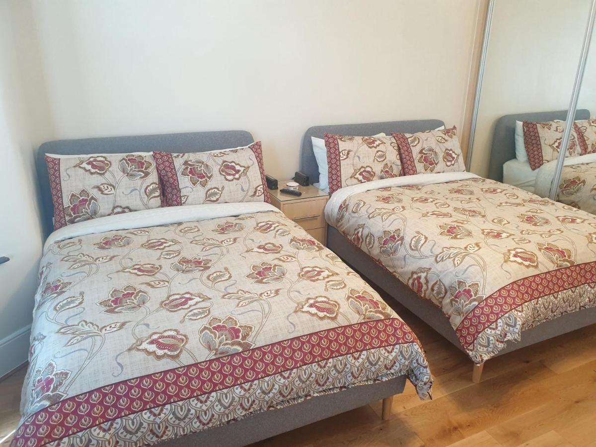 London Luxury Apartments 5 Min Walk From Ilford Station, With Free Parking Free Wifi Экстерьер фото