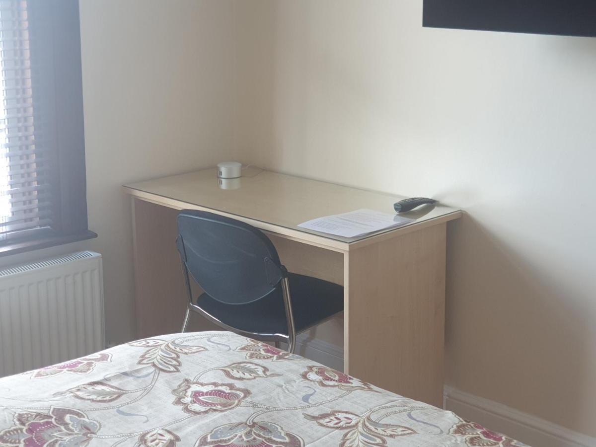 London Luxury Apartments 5 Min Walk From Ilford Station, With Free Parking Free Wifi Экстерьер фото