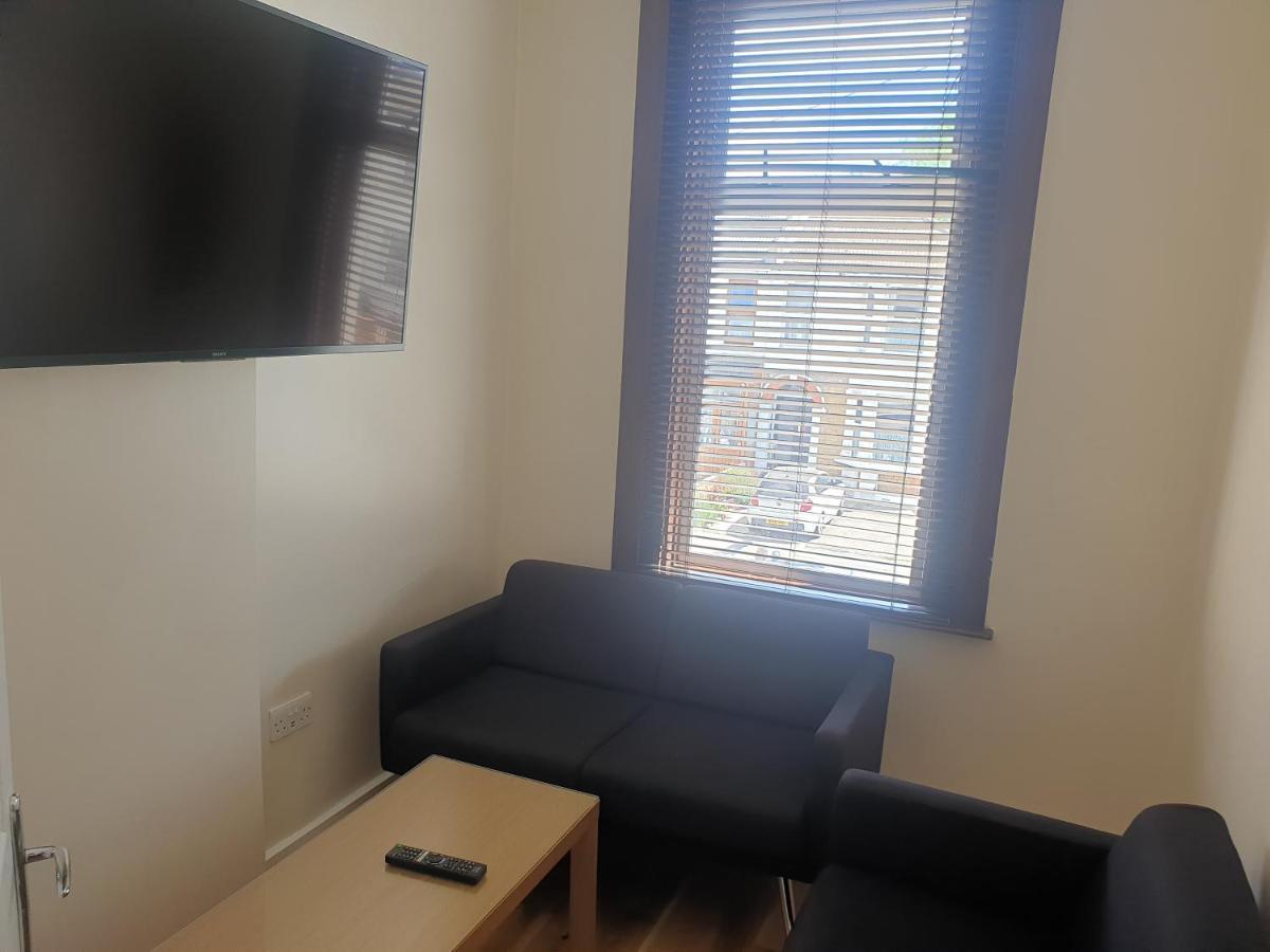 London Luxury Apartments 5 Min Walk From Ilford Station, With Free Parking Free Wifi Экстерьер фото
