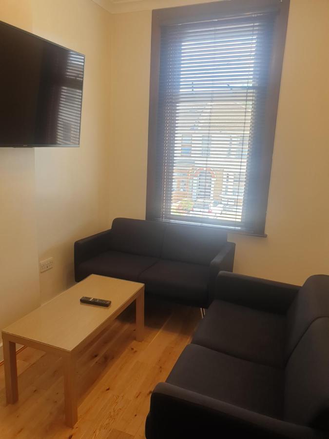 London Luxury Apartments 5 Min Walk From Ilford Station, With Free Parking Free Wifi Экстерьер фото