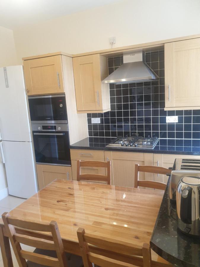 London Luxury Apartments 5 Min Walk From Ilford Station, With Free Parking Free Wifi Экстерьер фото
