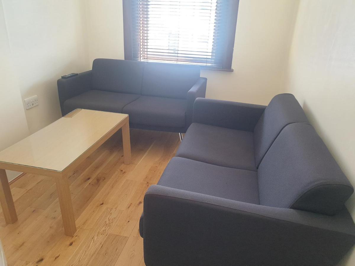 London Luxury Apartments 5 Min Walk From Ilford Station, With Free Parking Free Wifi Экстерьер фото